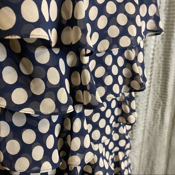 ADRIANNA PAPELL Womens Sleeveless Polka Dot Ruffle Front Dress Navy & Beige SZ 4 - Picture 3 of 6